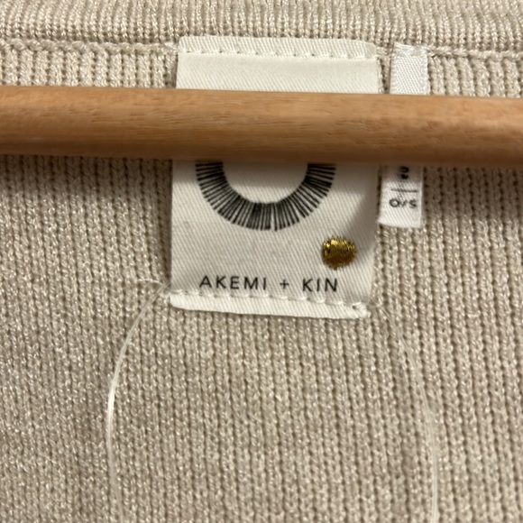 Akemi+kin one size NWT Emory knit wrap - Picture 9 of 11
